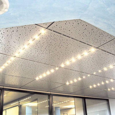 Taille Panneaux de plafond en aluminium personnalisés pour la décoration de plafond suspendu