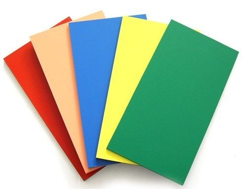 Panneau composite en aluminium couleur durable taillé sur mesure pour la décoration de bâtiments