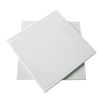 0.5mm-10mm Perforé feuille d'aluminium métallique pour les applications intérieures Couleur or