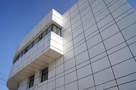 Paroi de rideau métallique coupée au laser Façade du bâtiment en panneau de placage en aluminium