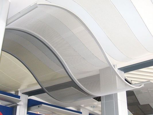 panneaux de façade perforés en aluminium pour projets de murs extérieurs de bâtiments