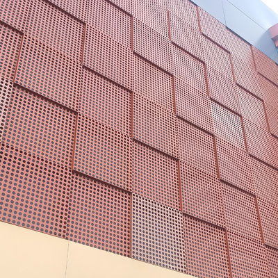 Plaques d'aluminium résistantes aux intempéries avec perforations personnalisées pour la décoration extérieure des murs