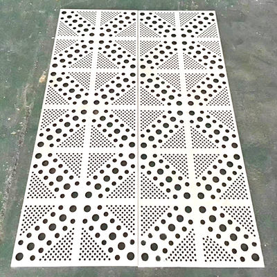 1Panneaux de revêtement en aluminium perforé de 0,5 mm à 5,0 mm pour la décoration de façades architecturales