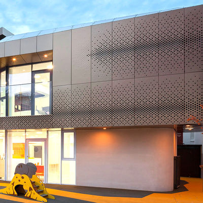 1.5 mm à 4,5 mm feuilles d'aluminium métallique perforées pour revêtement de mur d'écran et décoration