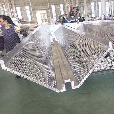 A1100 A3003 A5052 Panneaux de revêtement en aluminium avec perforations ou motifs décoratifs découpés au laser pour la décoration de bâtiments